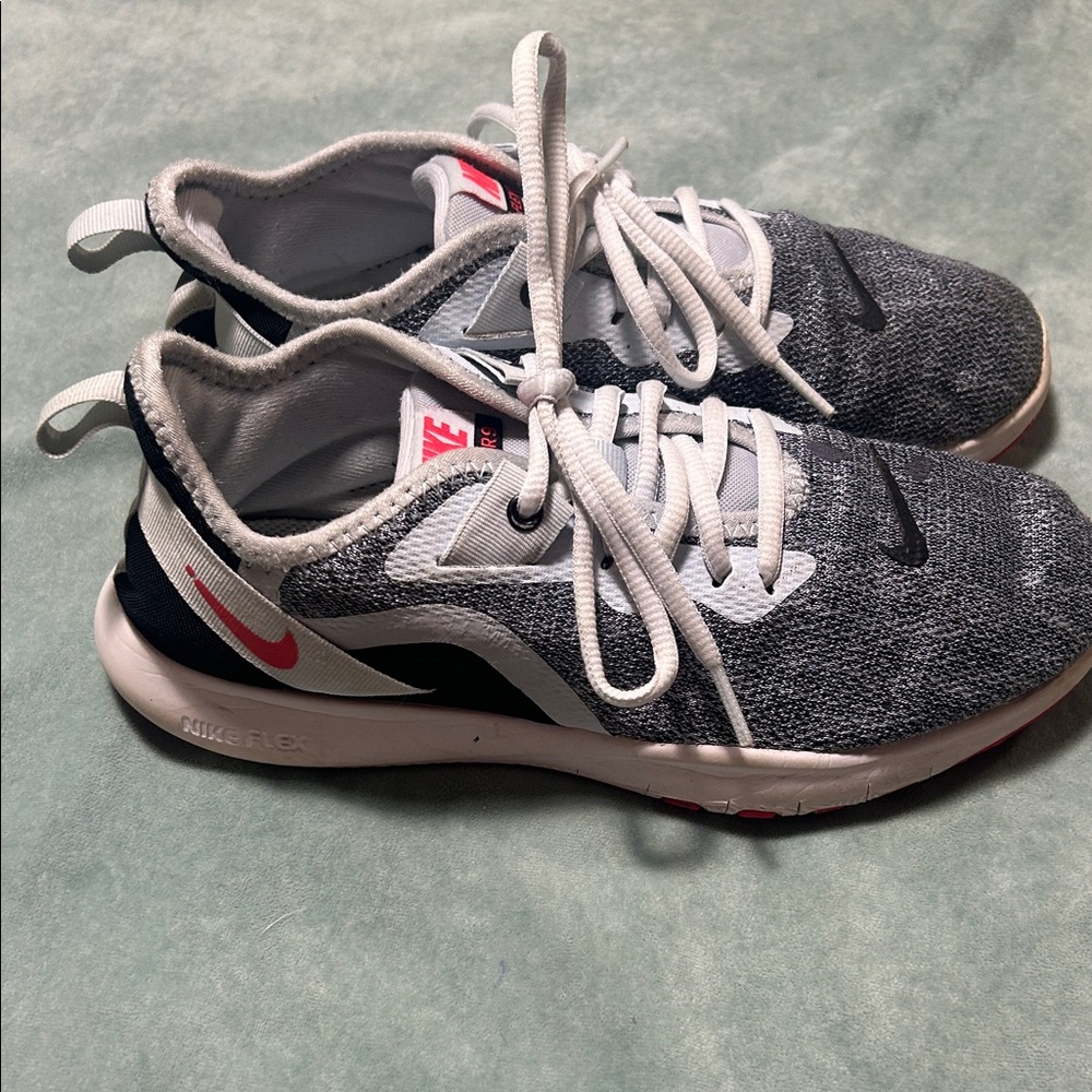 Nike Flex Trainer 9 Gray and White Running Shoes